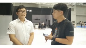2015年重慶車展巴博斯接受畢加展覽采訪